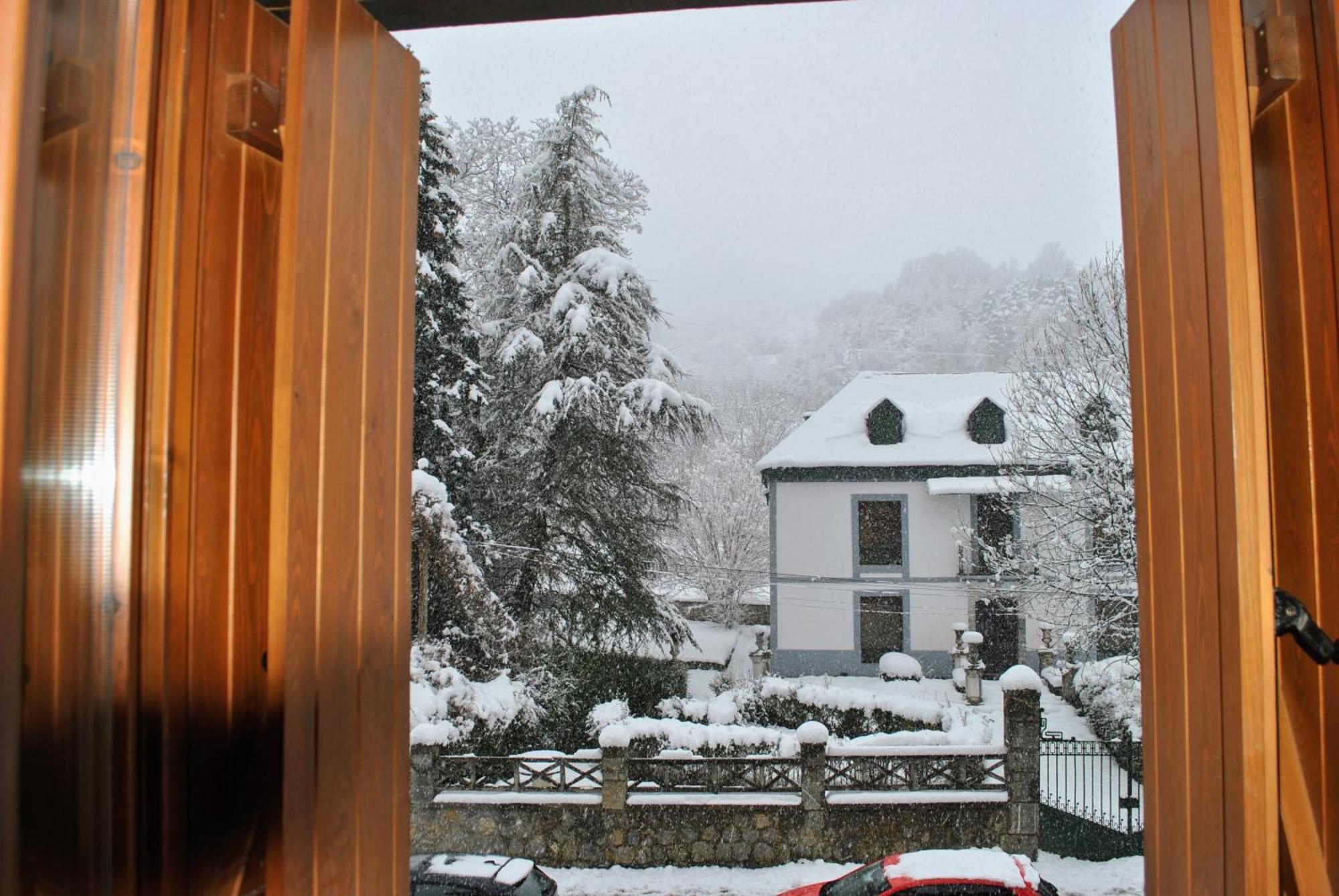 La Casa De La Montana Appartement Escarrilla Buitenkant foto